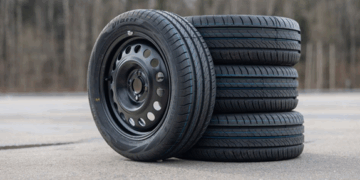 Коли потрібно міняти шини по сезону згідно ПДР в Україні