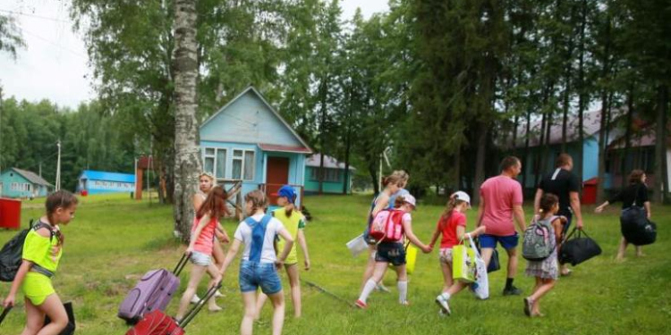 Отдых в детском лагере: идеи досуга и преимущества для ребенка