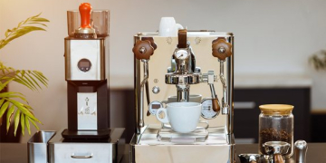 Кофемашины для кофейни: какие бывают и как выбрать подходящую модель