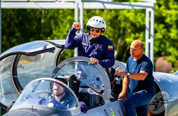 Полет на истребителе: достоинства и особенности